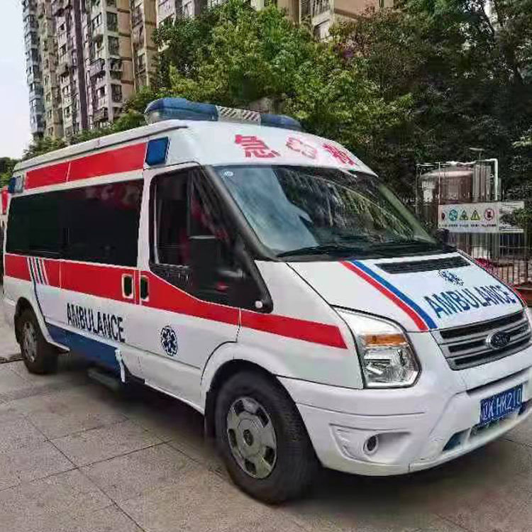 七叉镇长途救护车护送病人返乡